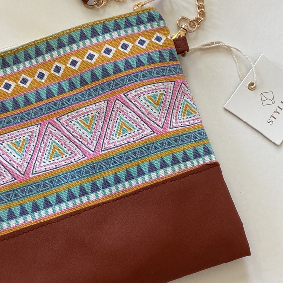 Boho Aztec Print Crossbody/Wristlet - Picture 2 of 12